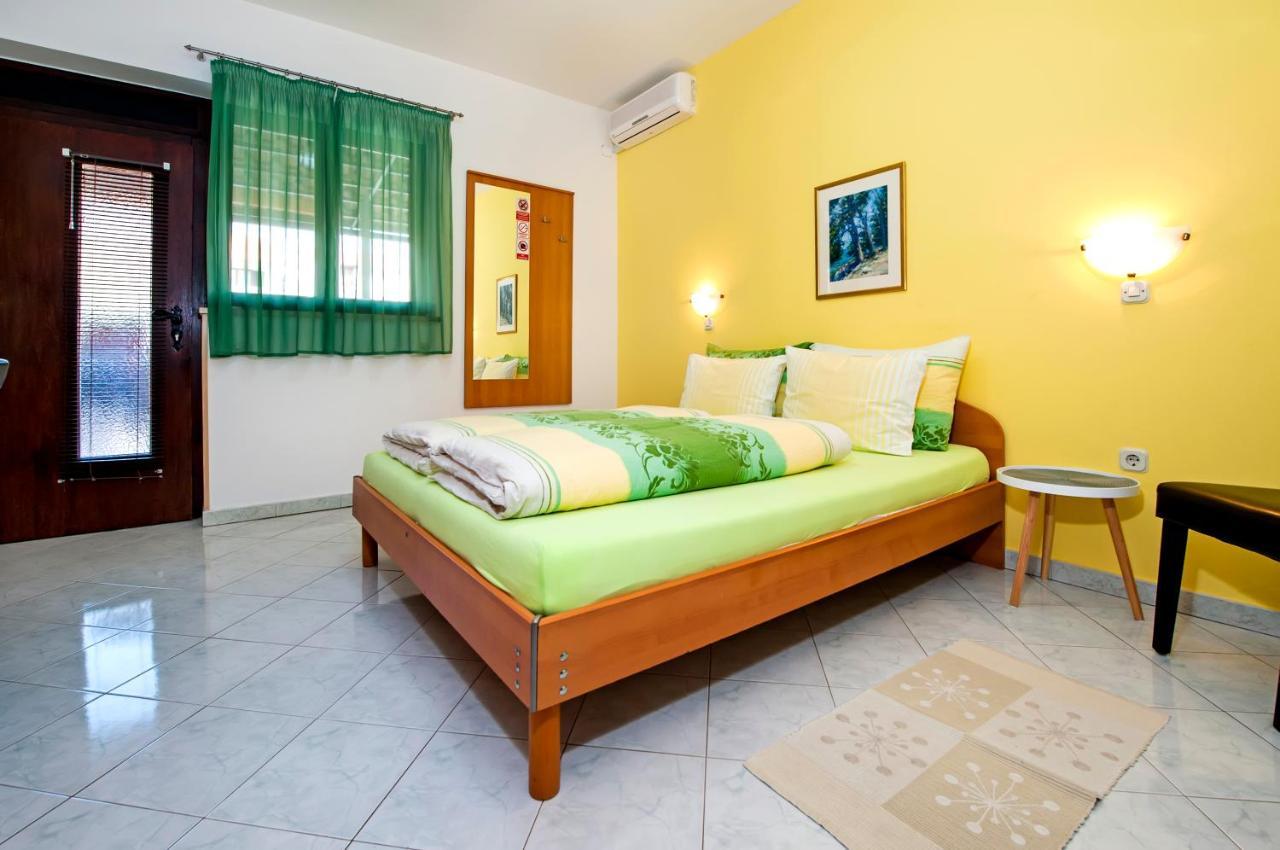 Apartments&Rooms Erik B&B Rovinj Buitenkant foto