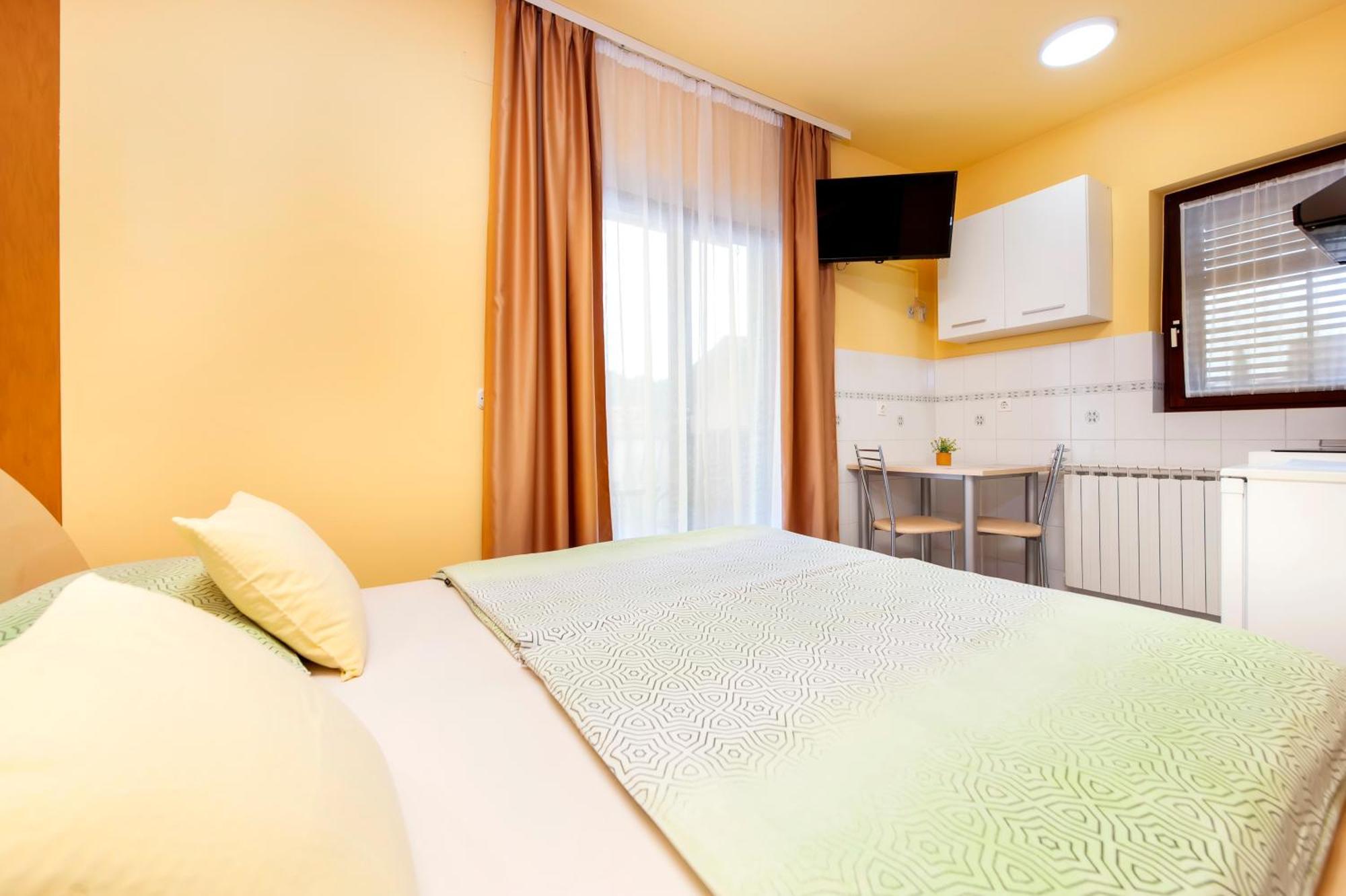 Apartments&Rooms Erik B&B Rovinj Buitenkant foto