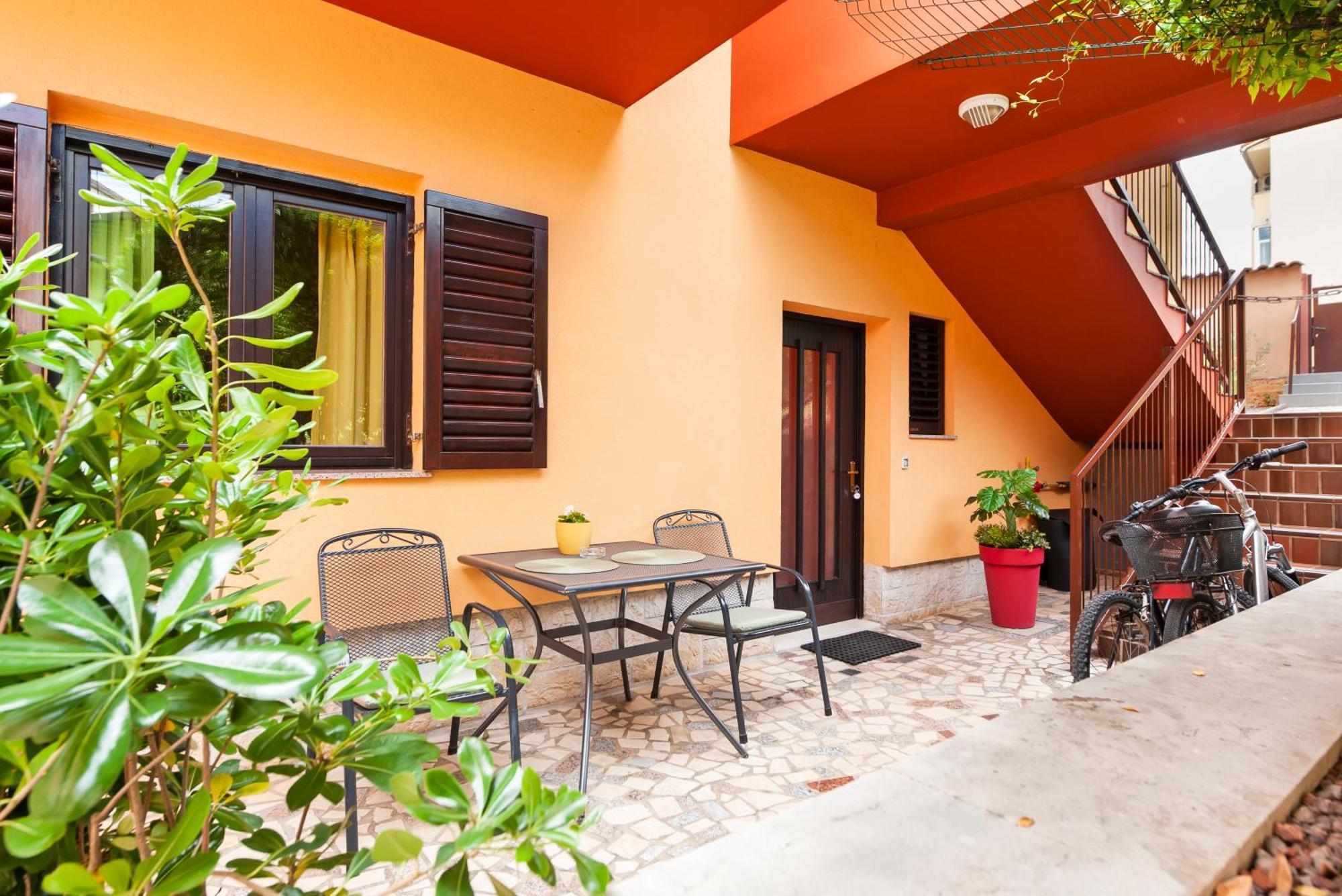 Apartments&Rooms Erik B&B Rovinj Buitenkant foto