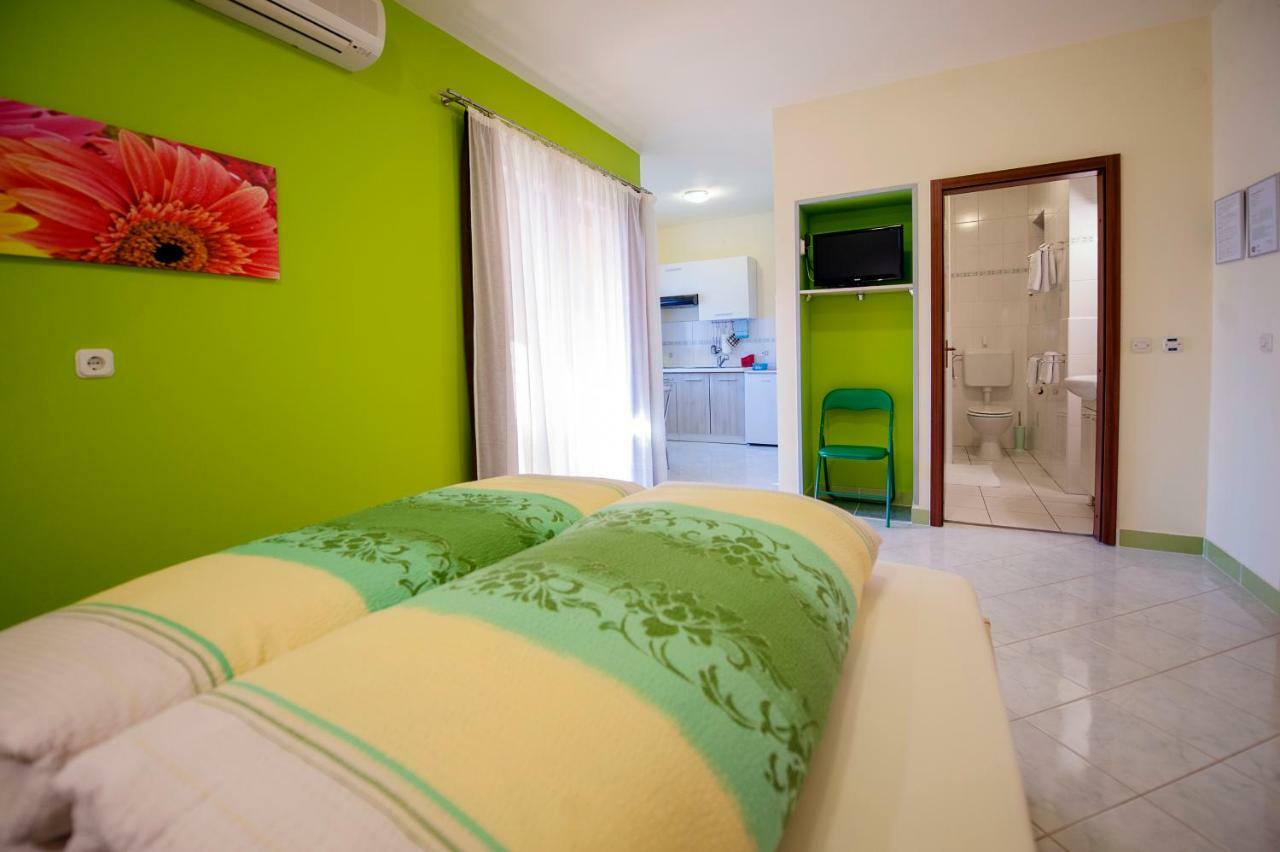 Apartments&Rooms Erik B&B Rovinj Buitenkant foto