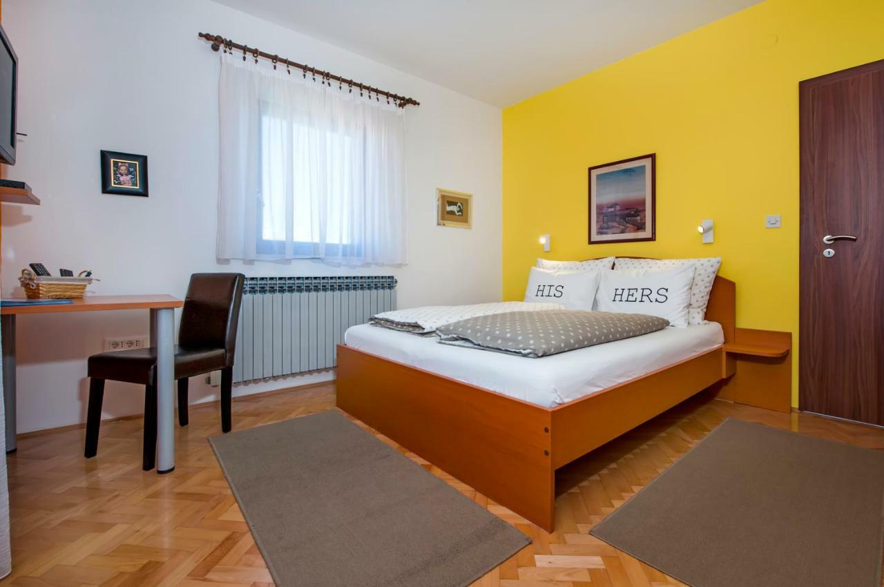 Apartments&Rooms Erik B&B Rovinj Buitenkant foto