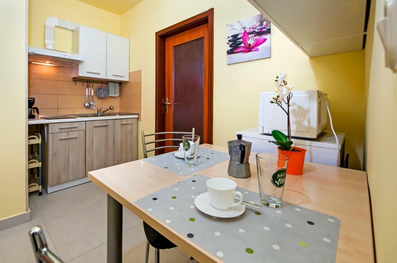 Apartments&Rooms Erik B&B Rovinj Buitenkant foto