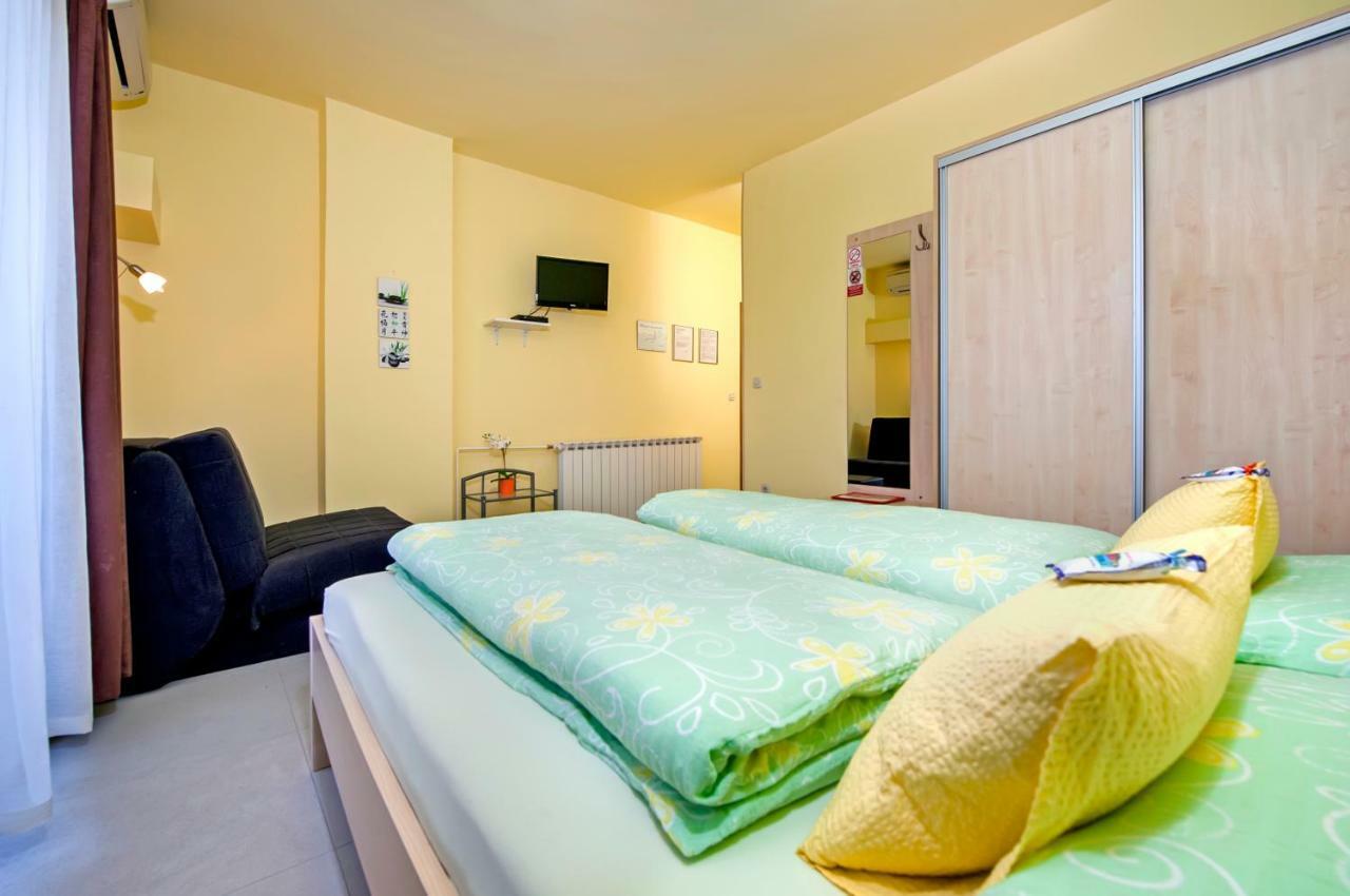 Apartments&Rooms Erik B&B Rovinj Buitenkant foto