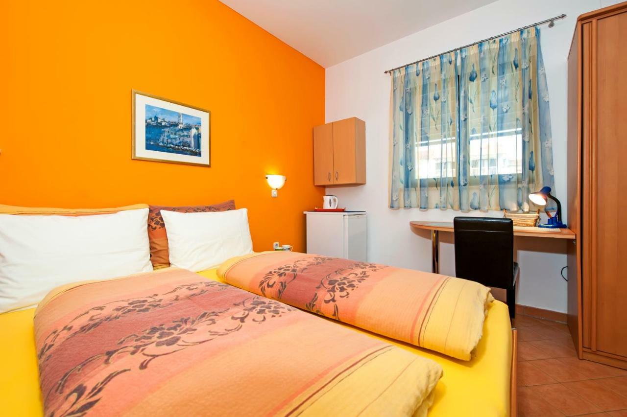 Apartments&Rooms Erik B&B Rovinj Buitenkant foto