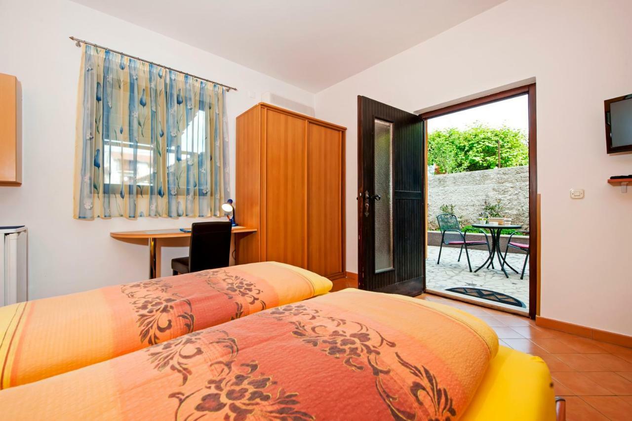 Apartments&Rooms Erik B&B Rovinj Buitenkant foto