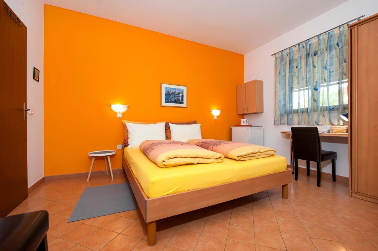 Apartments&Rooms Erik B&B Rovinj Buitenkant foto